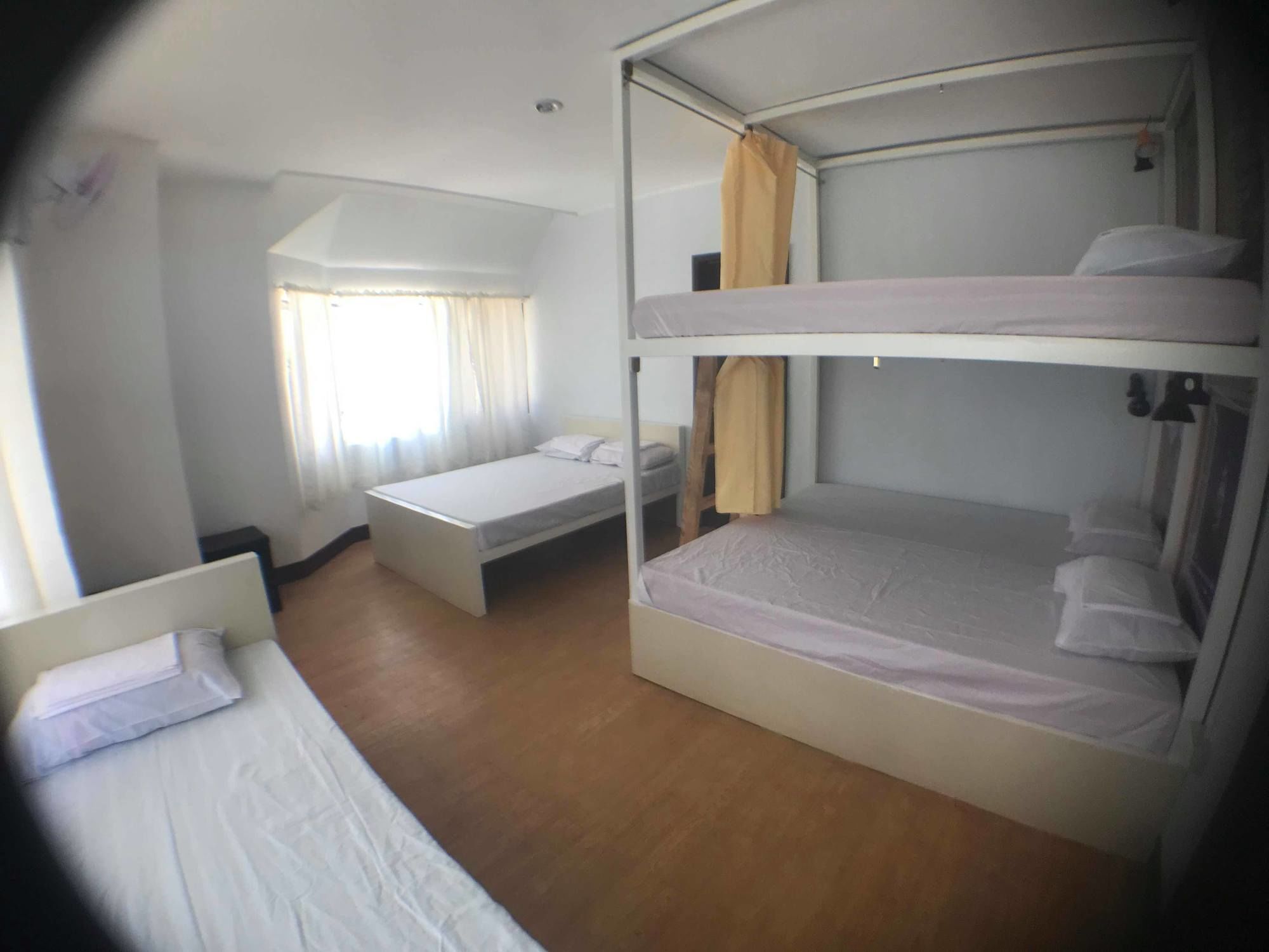 His Capsule Hostel تاكلوبان المظهر الخارجي الصورة