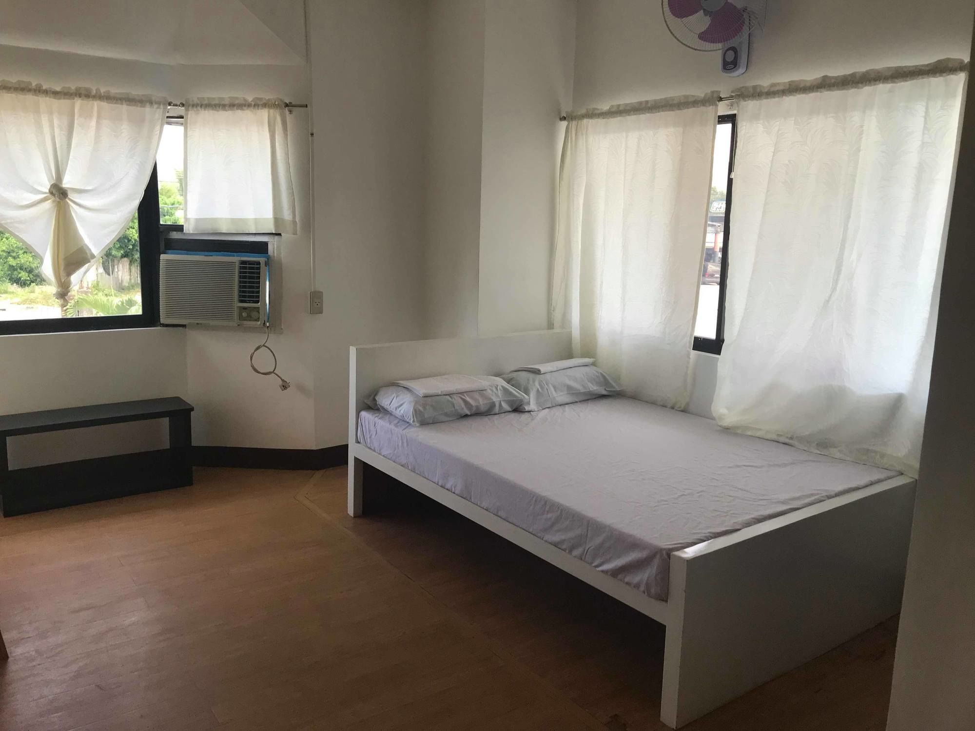 His Capsule Hostel تاكلوبان المظهر الخارجي الصورة